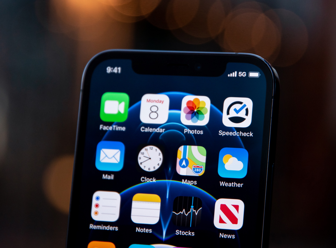 嘉荫苹果手机维修分享为什么 iPhone 12 在冬季会自动关机 